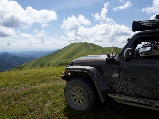 Wrangler priekis ir kalnų slėnis