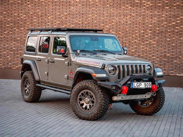 Wrangler Rubicon iš šono